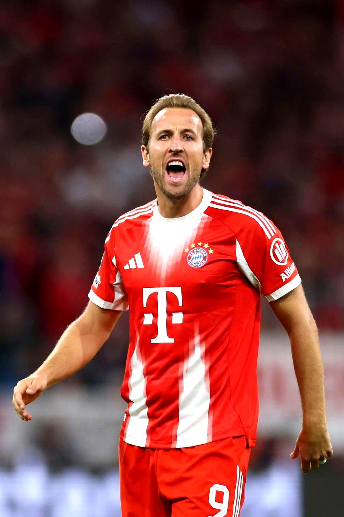 开云体育下载-赛地聚焦：欧超杯国际比赛日热度飙升，拜仁慕尼黑门线救险，压力陡增，年轻球员得到机会的简单介绍